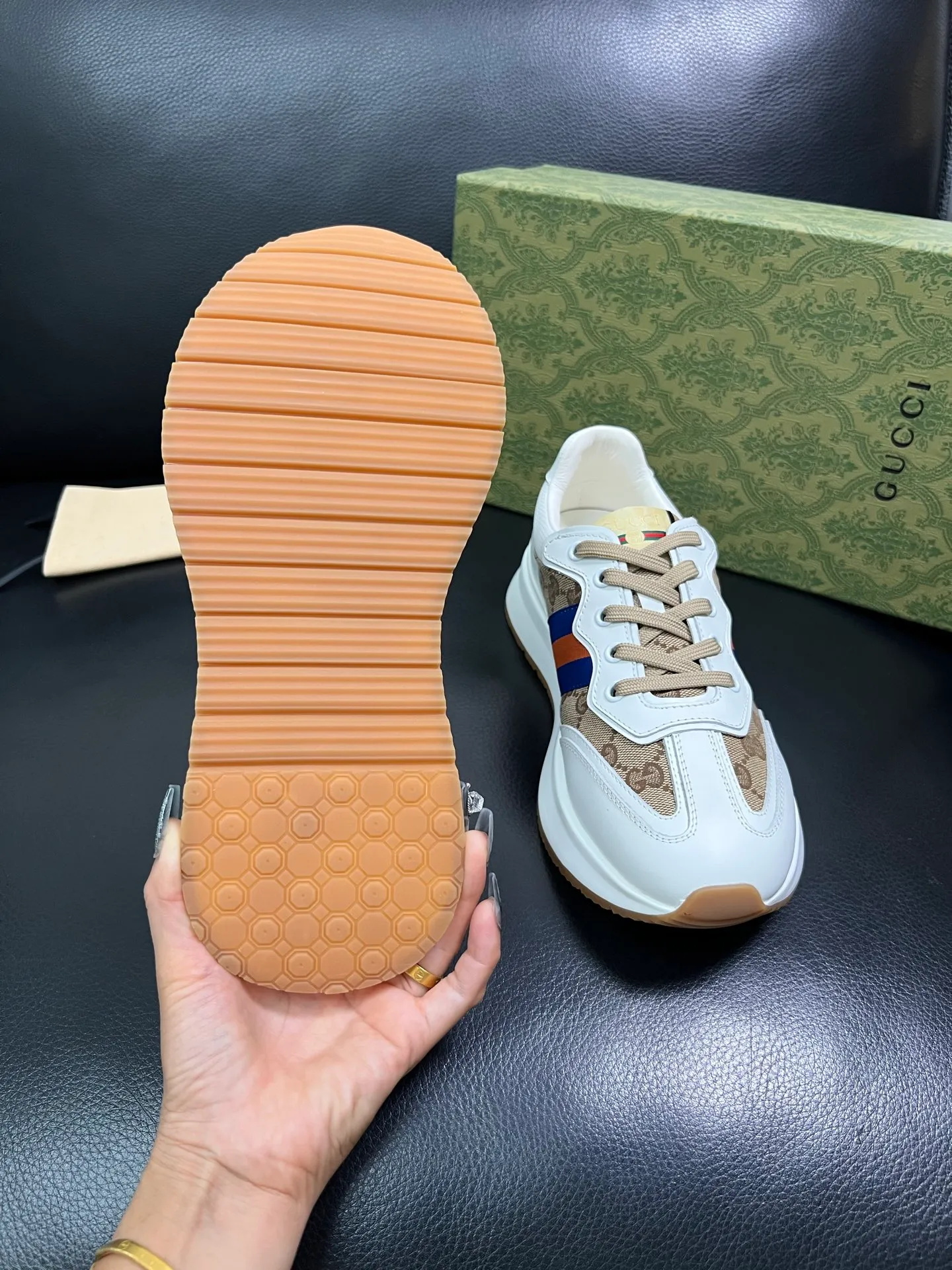 Men's shoes 💰800 Gucci top purchasing Gucci counter new model, original factory configuration of imported cowhide from Italy with printed cloth fabric, imported cowhide lining, breathable and comfortable, sole: original factory special sole is super comfortable, original factory and single goods are high quality, welcome to compare, code number 38-44 (customized 45 46) 85865